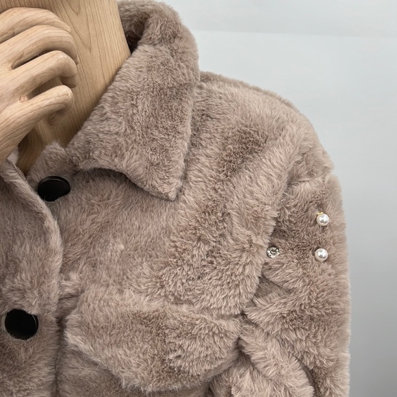 🆕Buckle-Mystree Faux Fur Raw Edge Soft Bomber Jacket Jeweled Sleeves Pockets - Picture 2 of 12